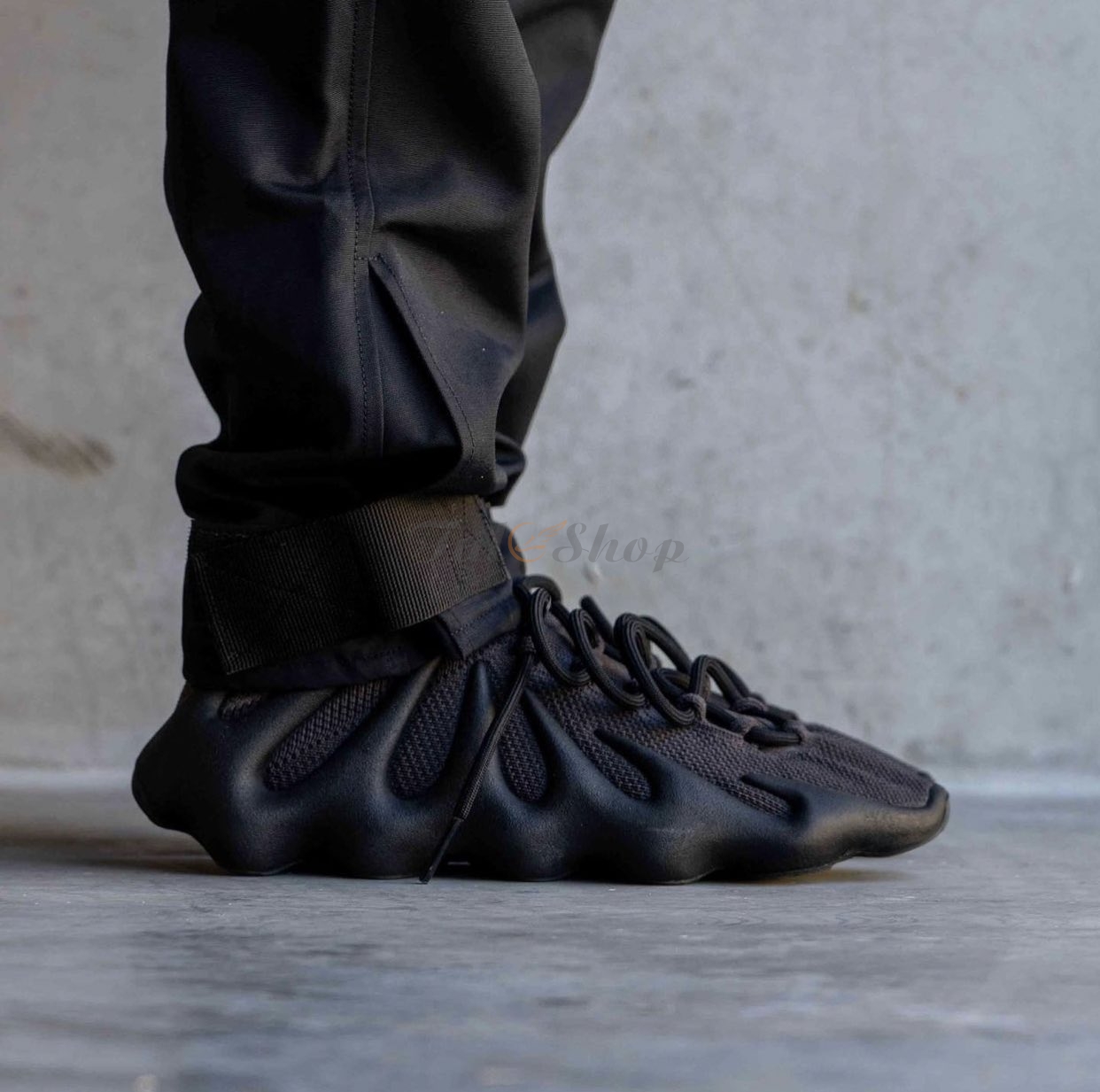 Giày Adidas Yeezy 450 'Dark Slate' ra mắt giá bán BẤT NGỜ