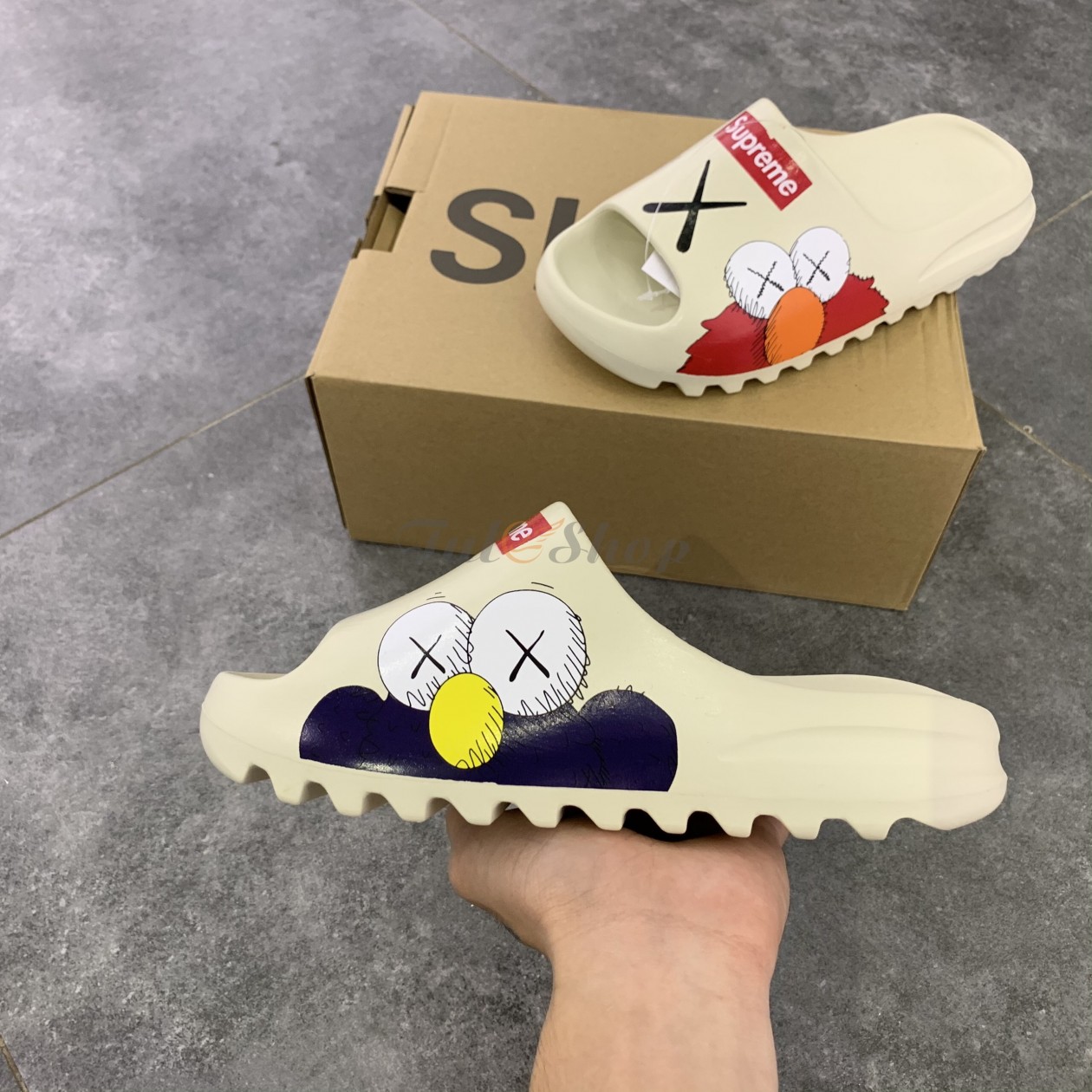 Dép Adidas Yeezy Slide 'Kaws Supreme' Nam & Nữ Chuẩn Giá Rẻ