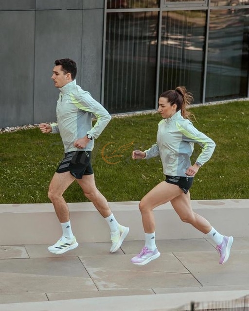 Adizero Boston 12