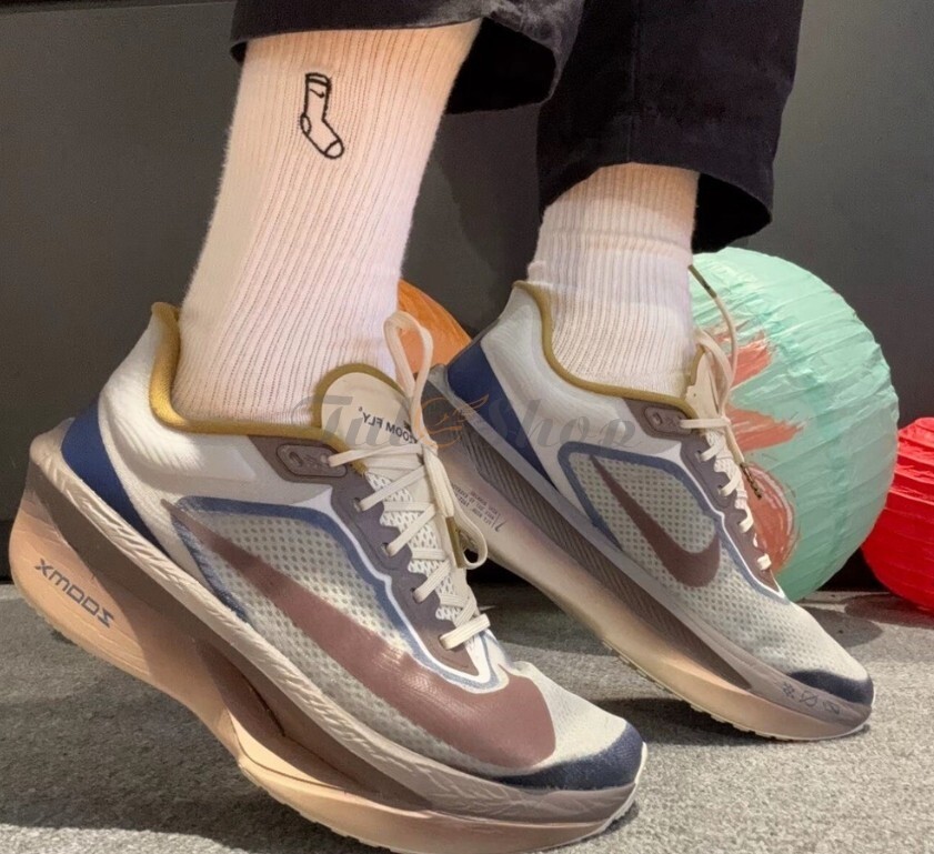 Các Phối Màu Được Yêu Thích Nhất Của Nike Zoom Fly 6
