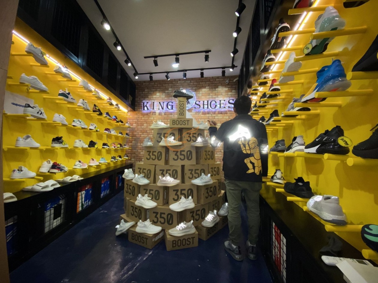 Giày Adidas Ultra Boost giá bao nhiêu tại thị trường Việt Nam?