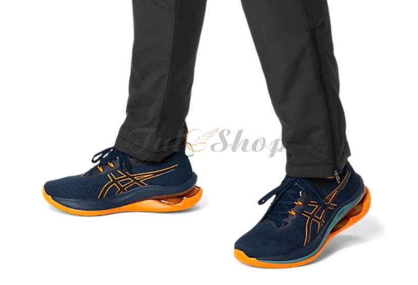 Giày chạy bộ Asics