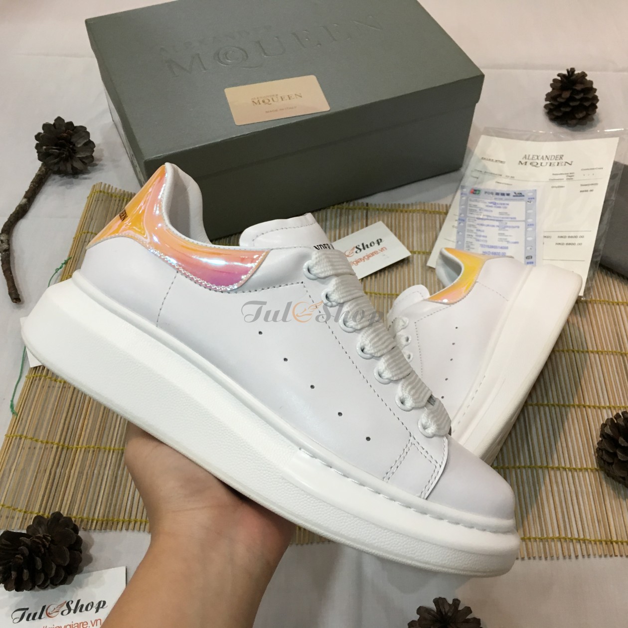 Mcqueen trắng gót bóng vàng 1:1 nam, nữ
