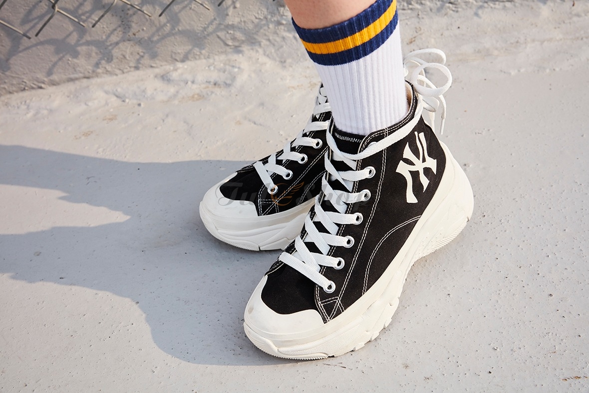 MLB New York Yankees 'Black White' Chunky High