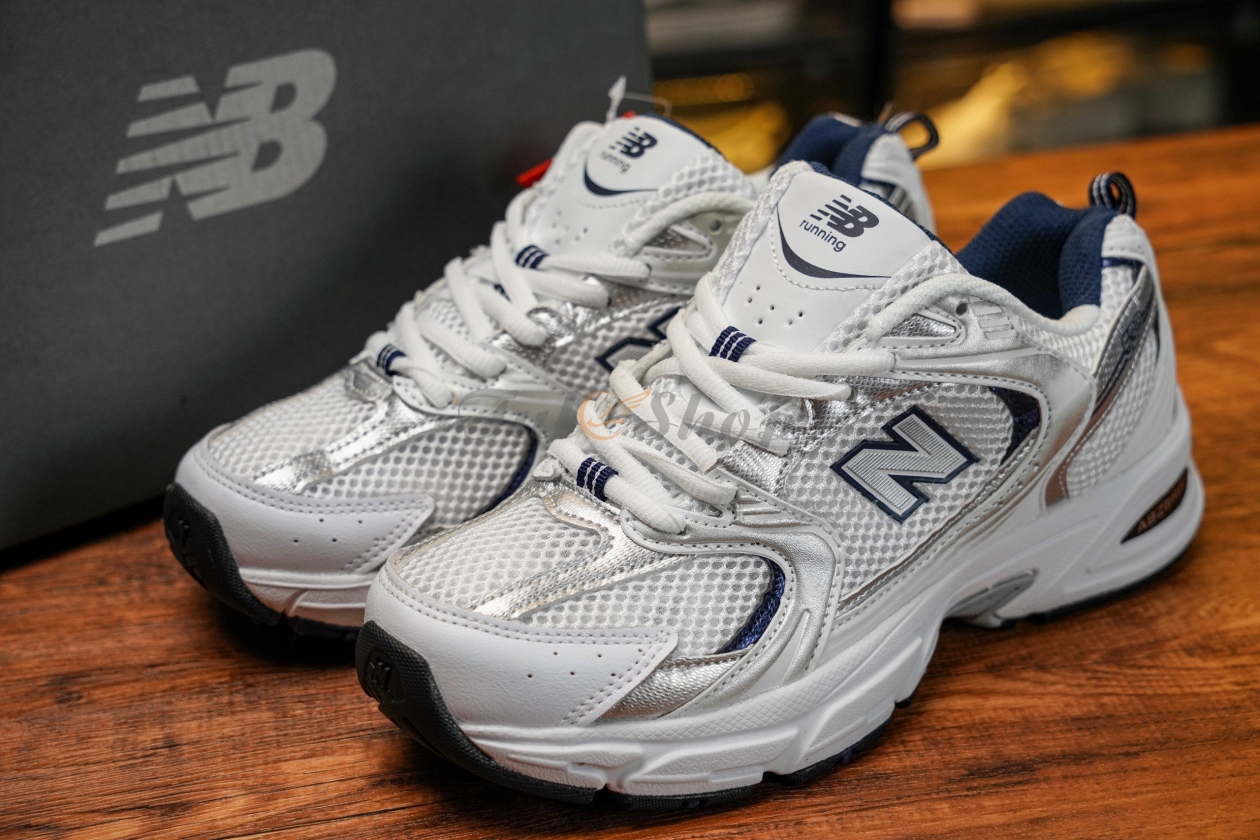 Outfit Với New Balance 530