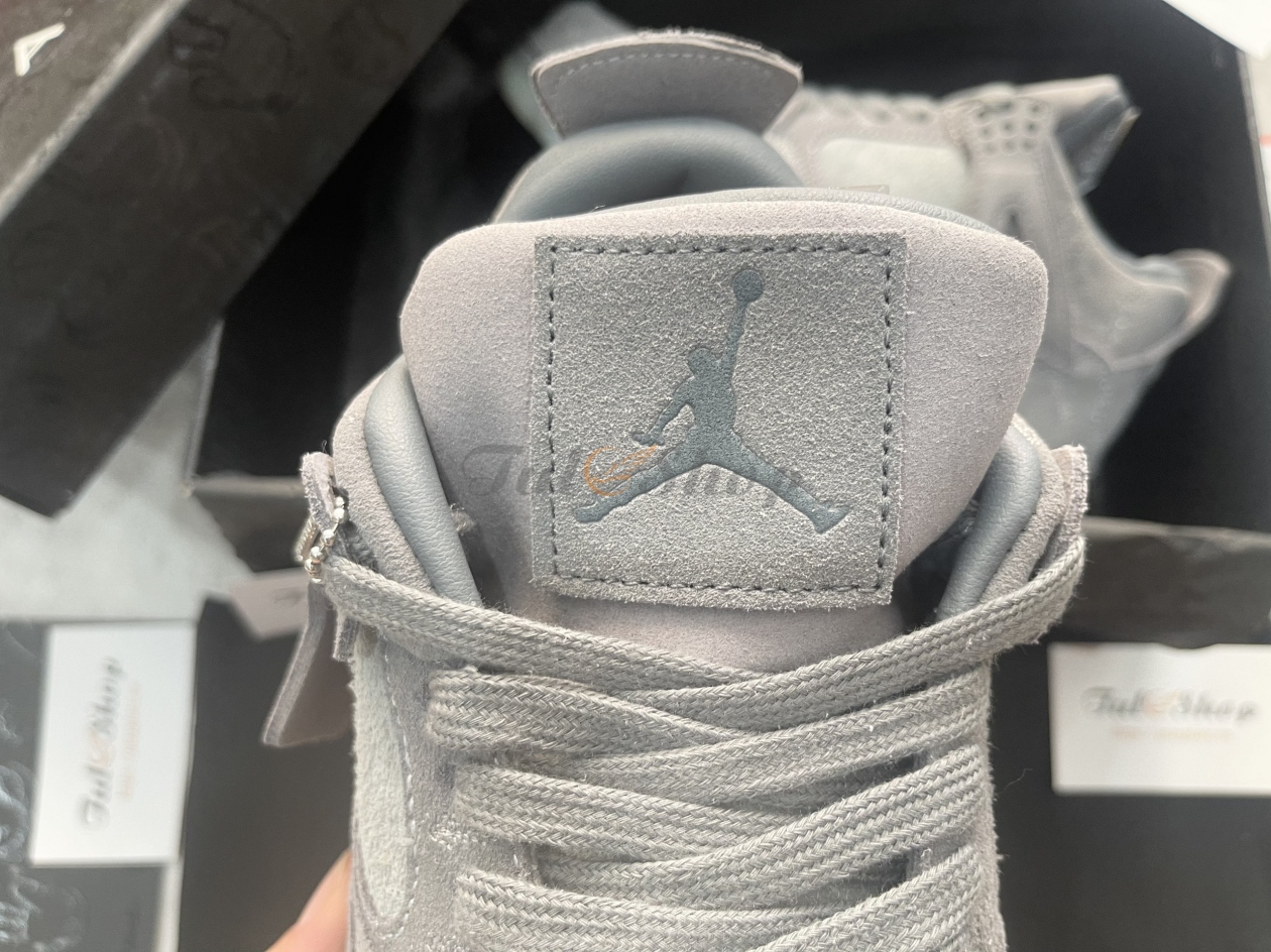 Giày Nike Air Jordan 4 Kaws Chuẩn Siêu Cấp Giảm 25%