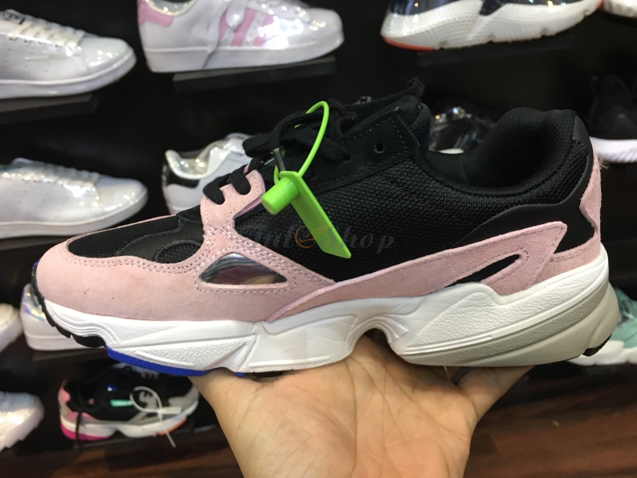 fake adidas falcon