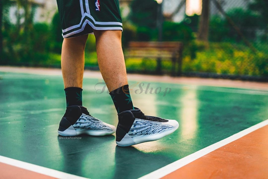 Shoes Yeezy Basketball 'Quantum' của Kanye West sắp ra mắt 2019