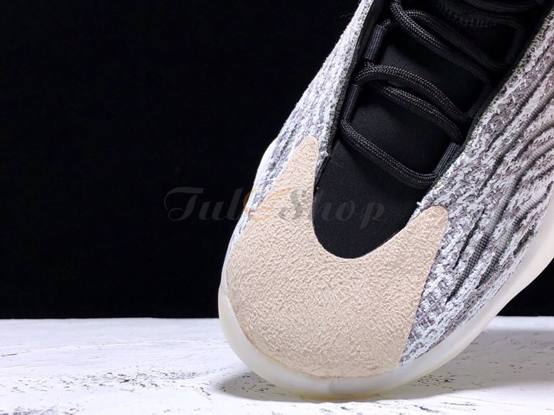 Shoes Yeezy Basketball 'Quantum' của Kanye West sắp ra mắt 2019