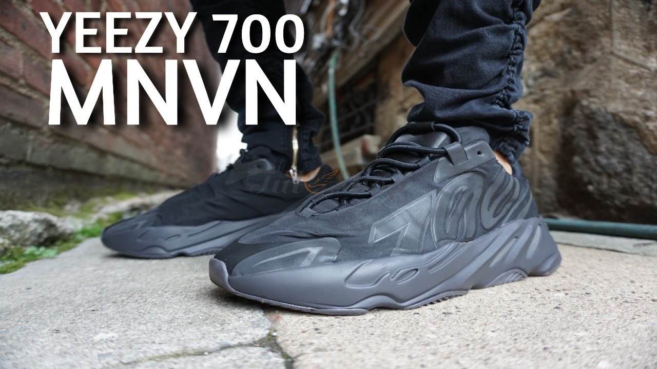 Tổng hợp mẫu sneaker adidas Yeezy Boost 700 MNVN mới nhất