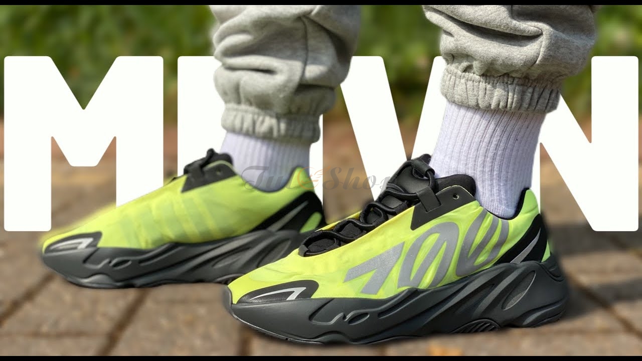 Tổng hợp mẫu sneaker adidas Yeezy Boost 700 MNVN mới nhất