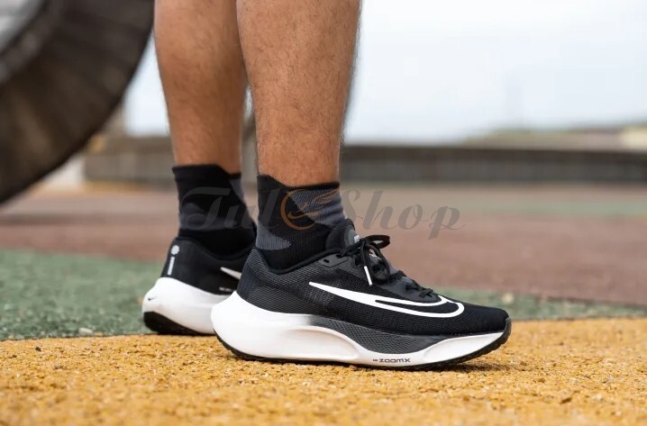 Nike Zoom Fly 5