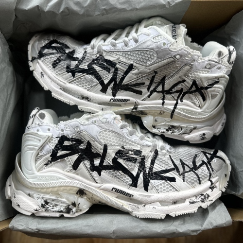 Balenciaga Runner Graffiti White