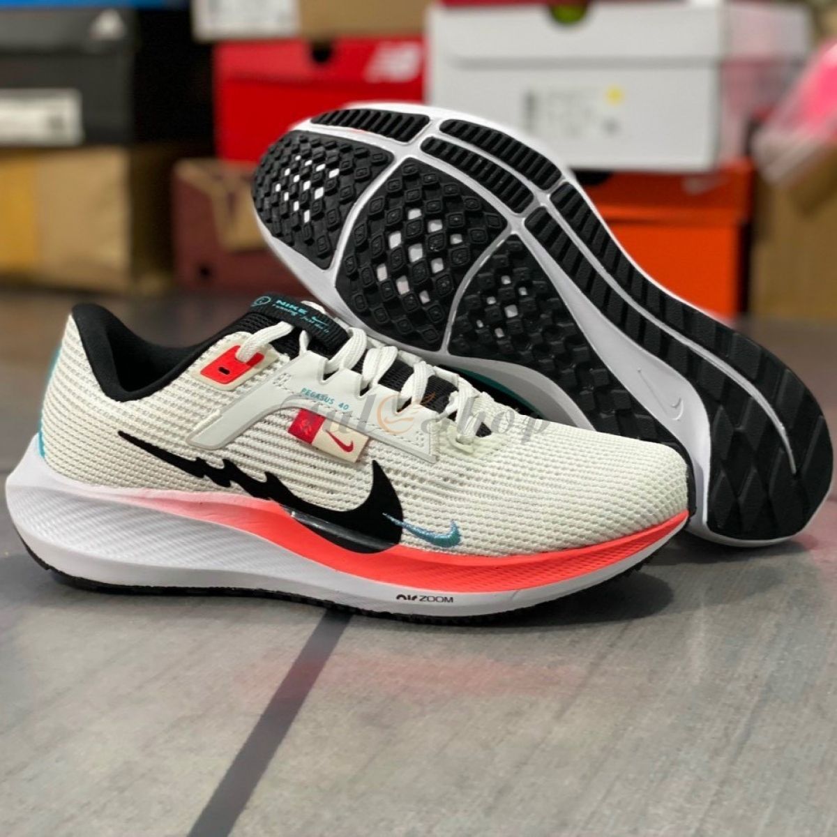 Air Zoom Pegasus 40 Beige Orange