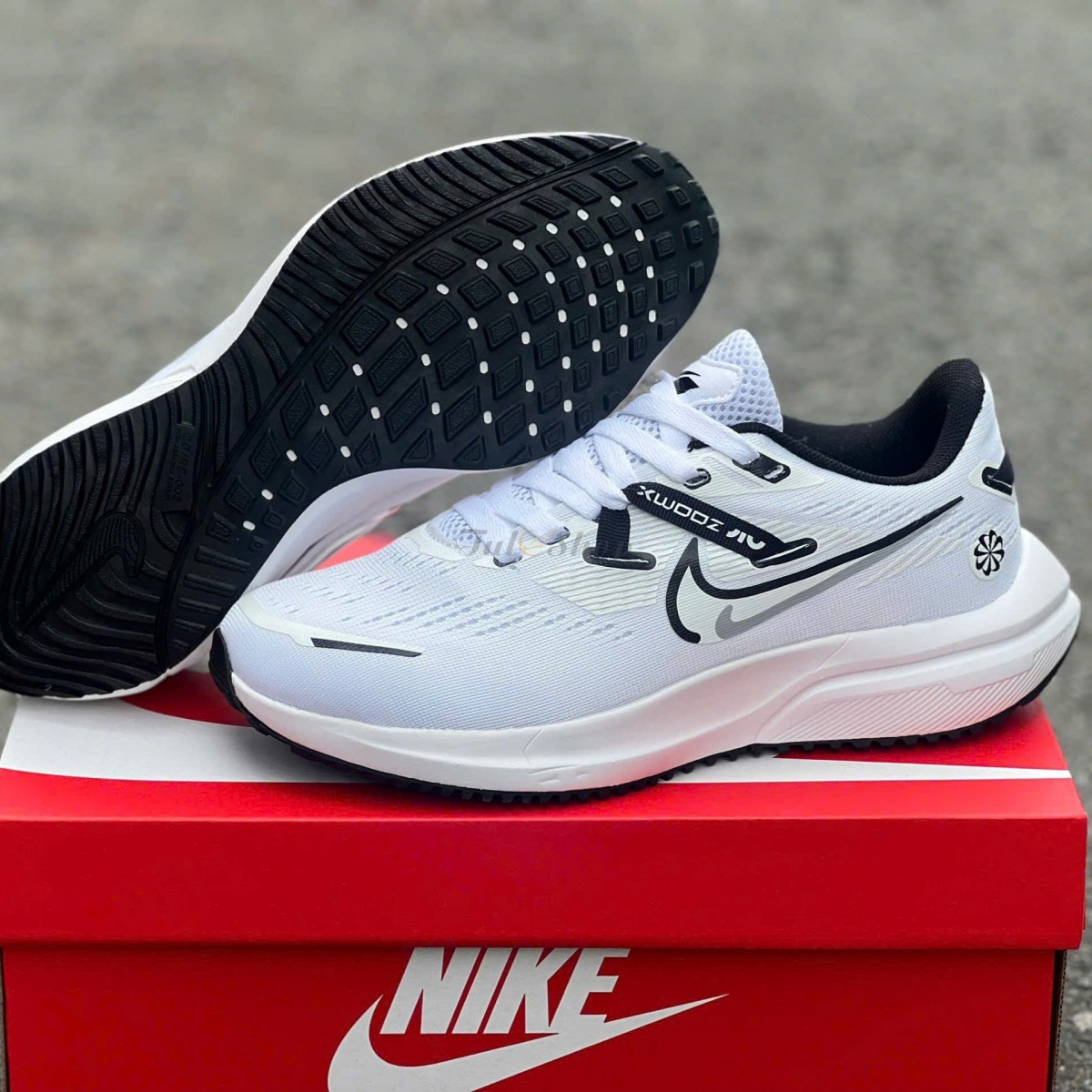 Air Zoom Winflo 8 Shield White Black