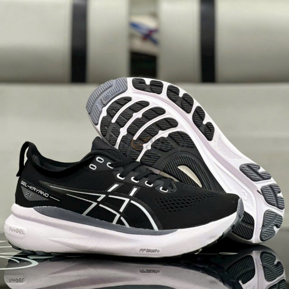 Asics Gel-Kayano 31 Black White