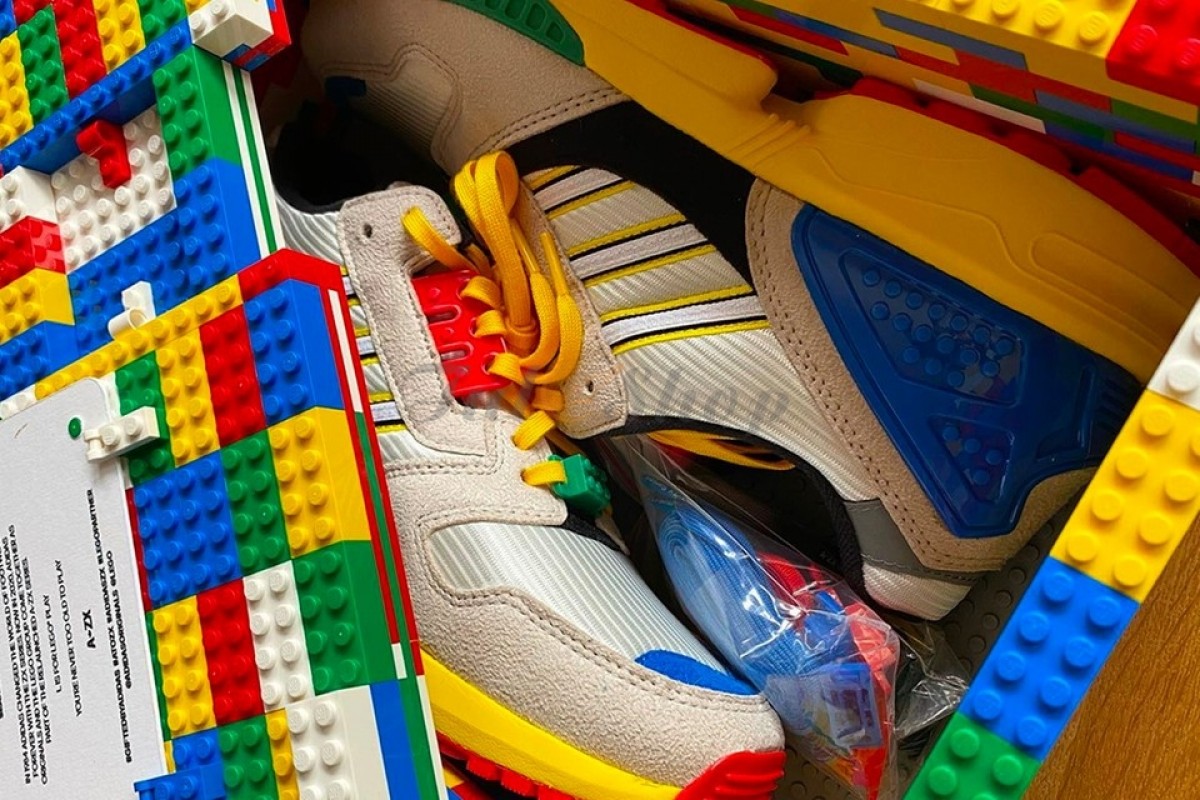 Bộ sưu tập giày độc đáo kết hợp thương hiệu Adidas & LEGO