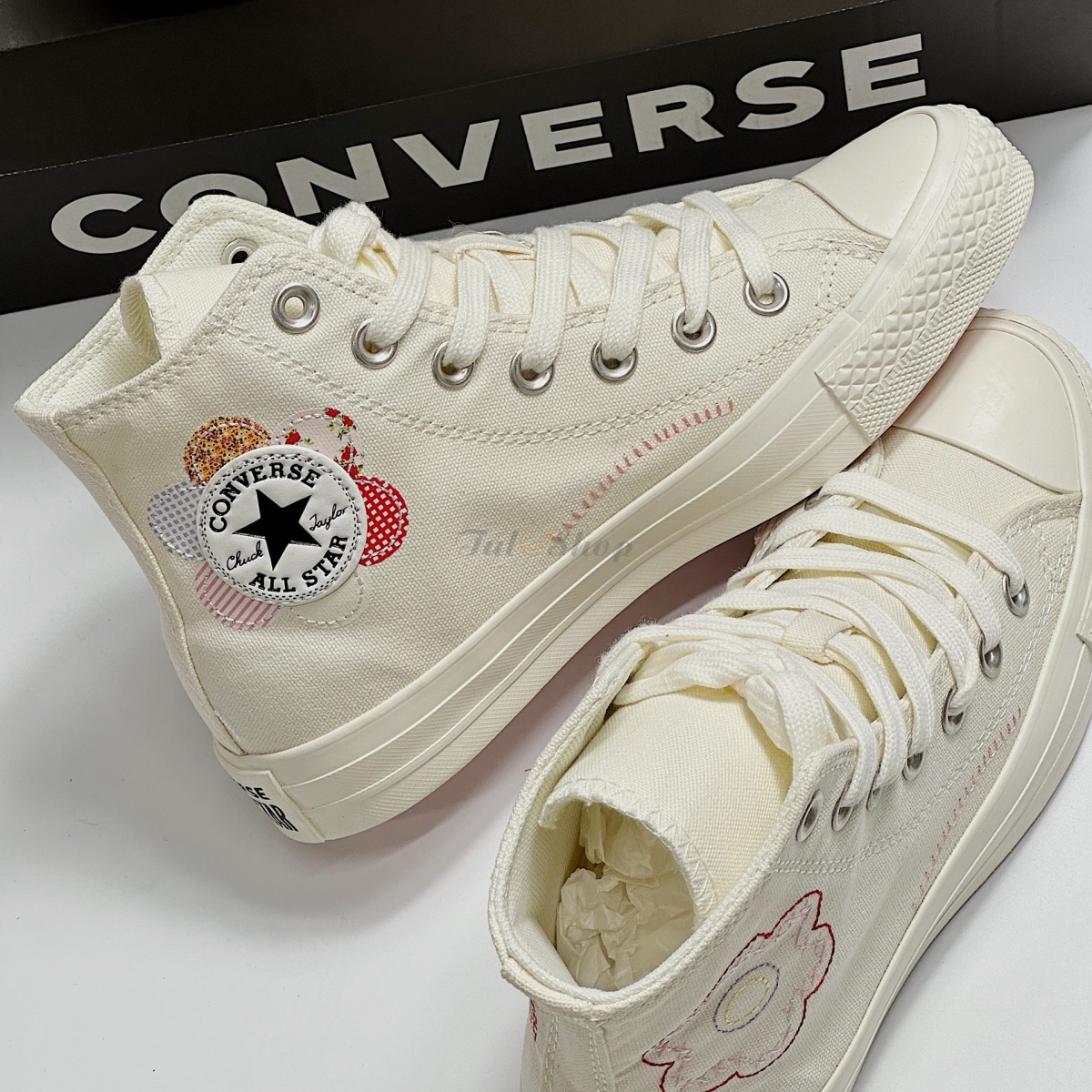 Converse Chuck Taylor All Star High White Flower