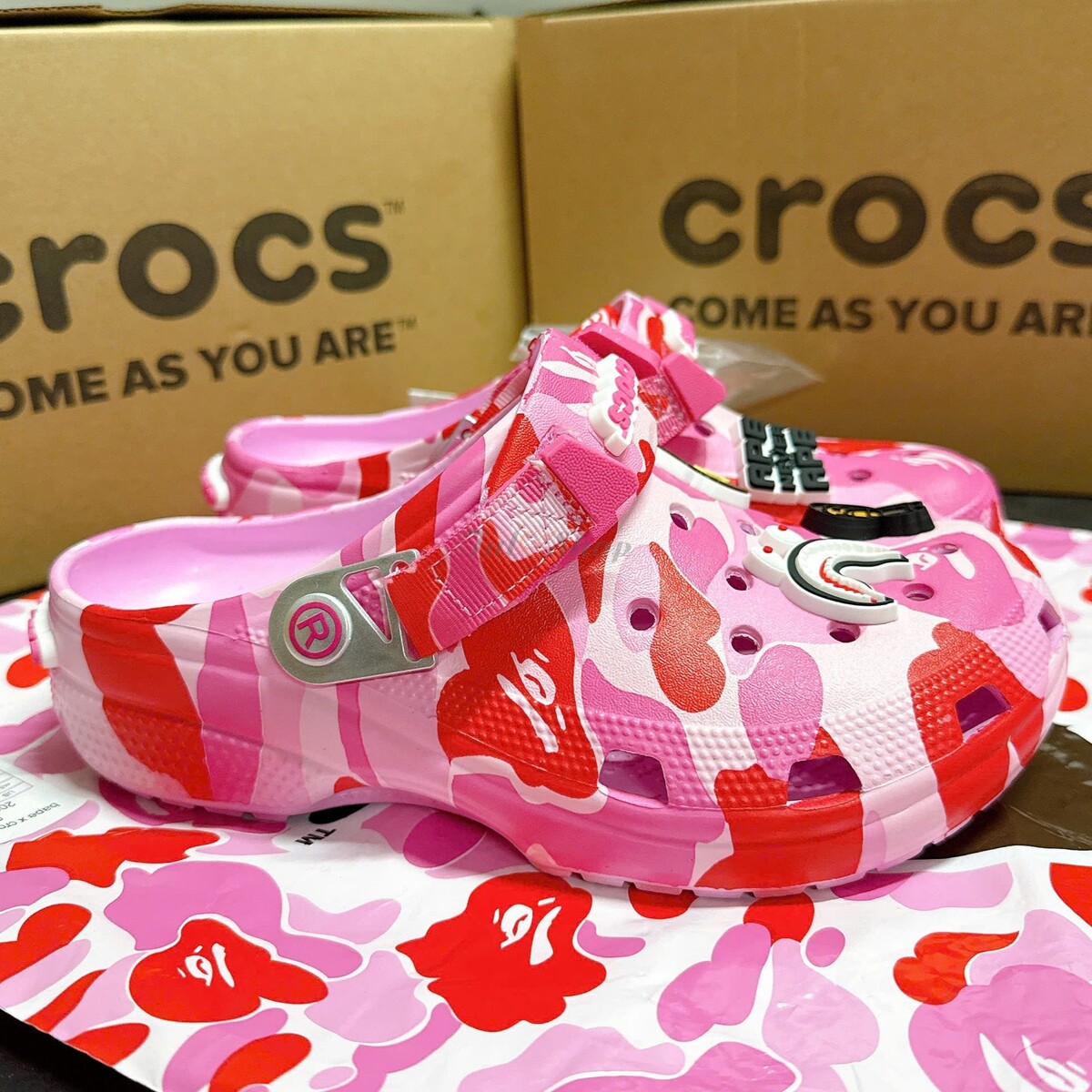 Dép Crocs Classic Clog x A Bathing Bape ABC ‘Camo Pink’