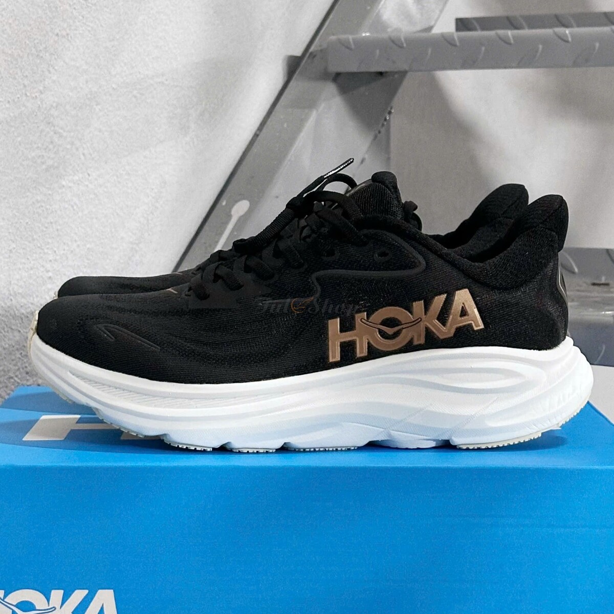 Hoka Clifton 10 Black Rose Gold