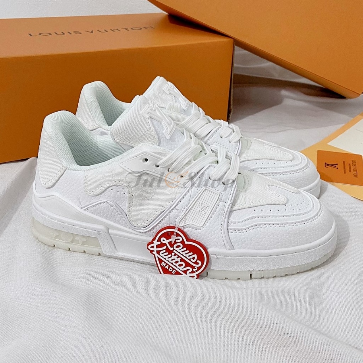 LV Trainer Pattern Full White