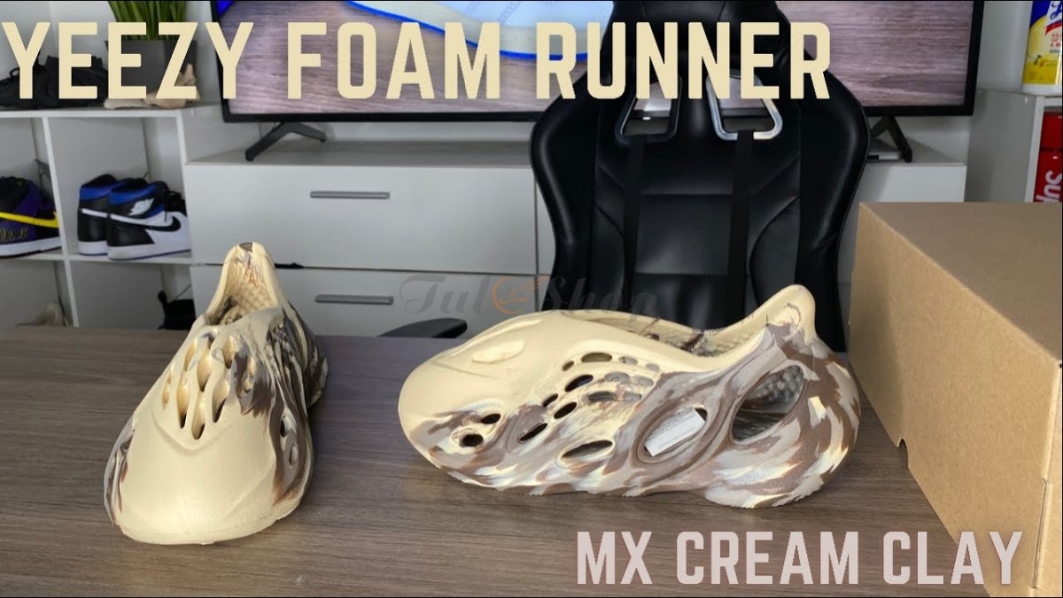 Màu cực kỳ độc đáo của YZY Foam Runner MX Cream Clay