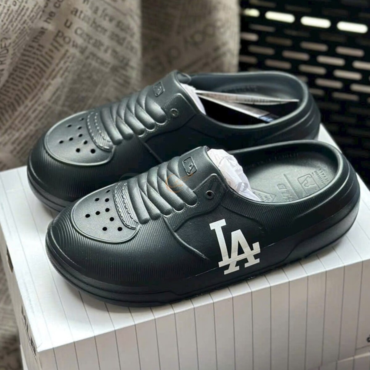 MLB Mule Chunky Liner Black White Unisex