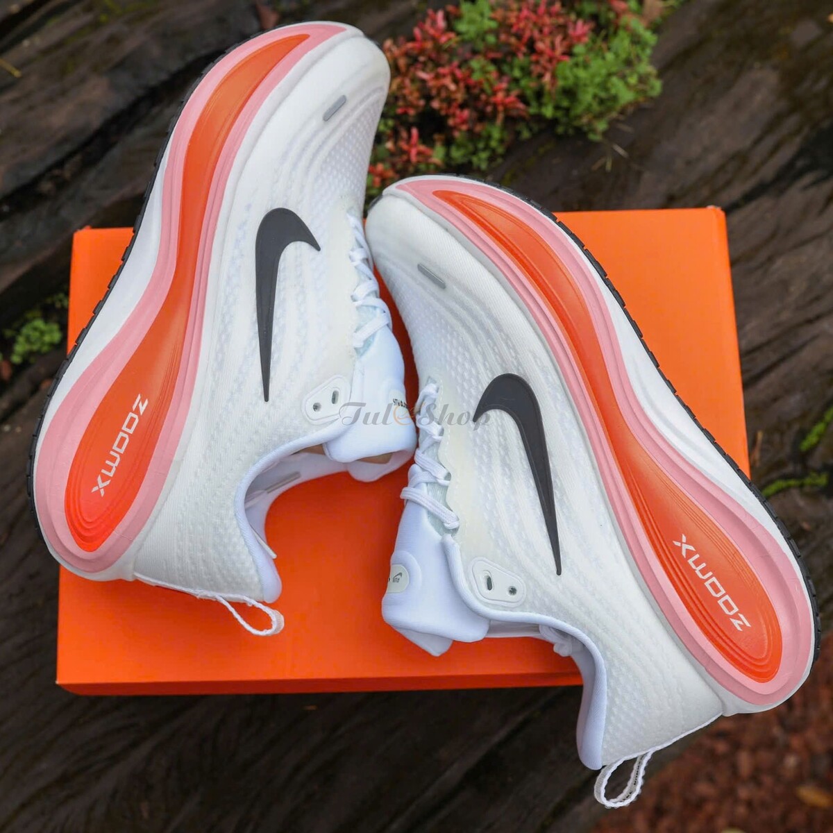 Nike Air Zoom Vomero 18 Plus White Pink