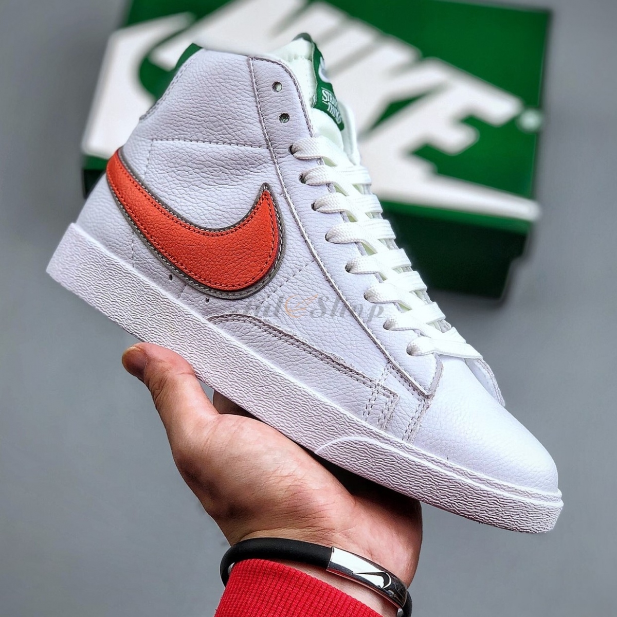 Nike Blazer Mid 77 Stranger Things Hawkins High School