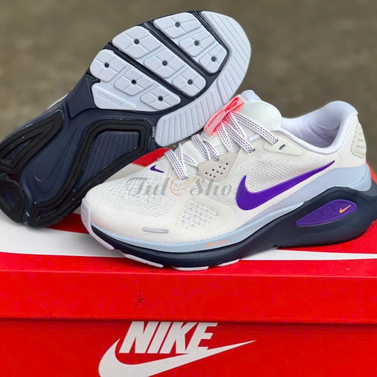 Nike Structure 26 Amethyst Tint/ Summit White