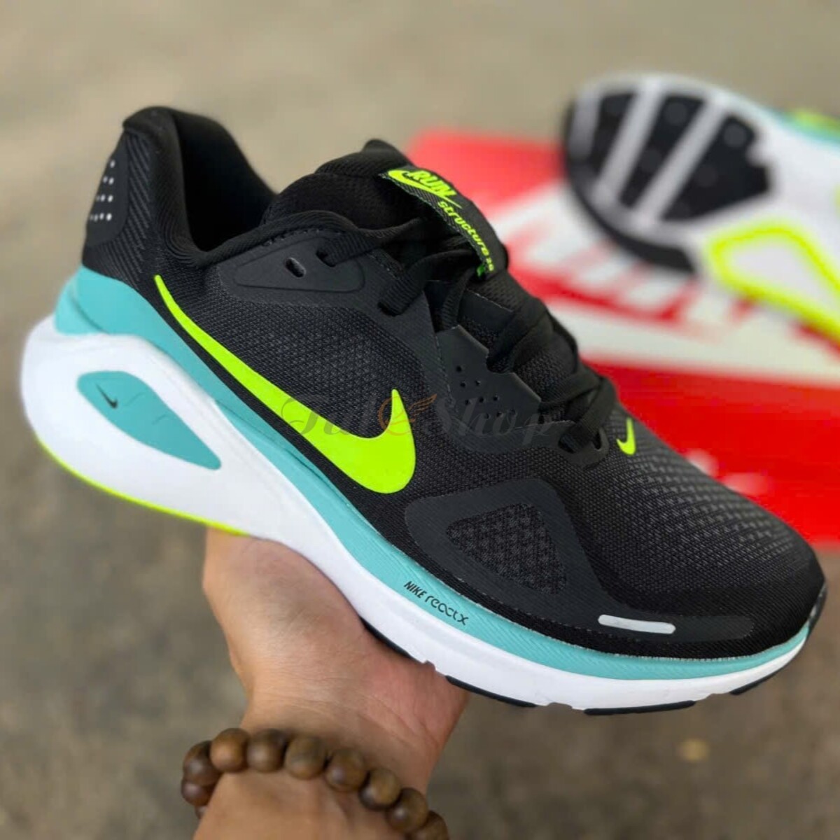 Nike Structure 26 Black Green
