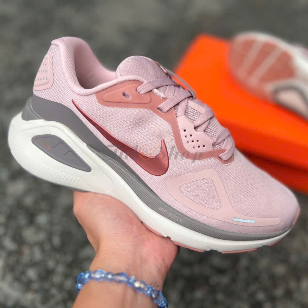 Nike Structure 26 Particle Pink/ Metallic Rose Gold