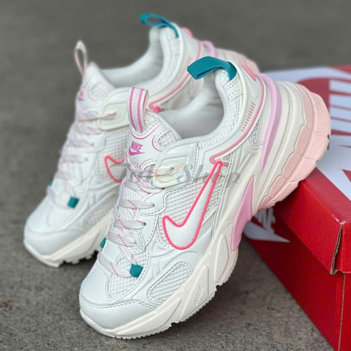 Nike V2K Runtekk White Light Pink