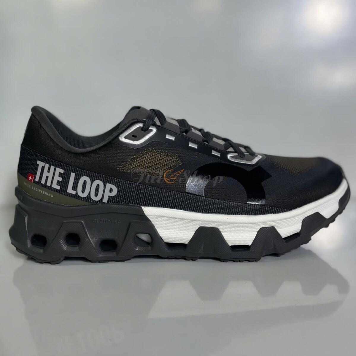 On Running Cloudmonster Hyper x The Loop Black