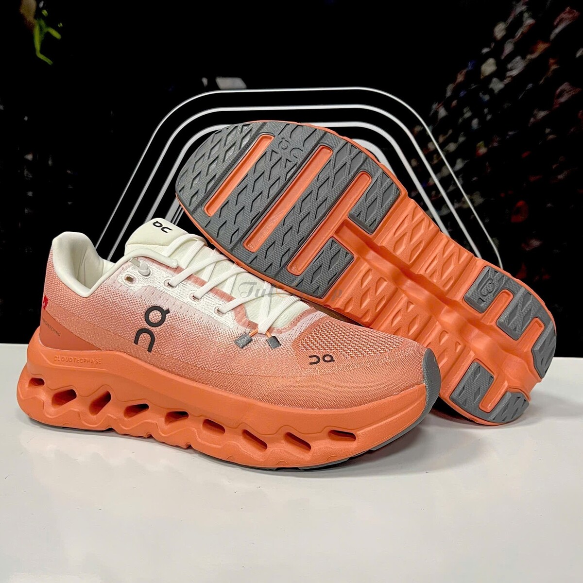 On Running Cloudtilt Beige Orange