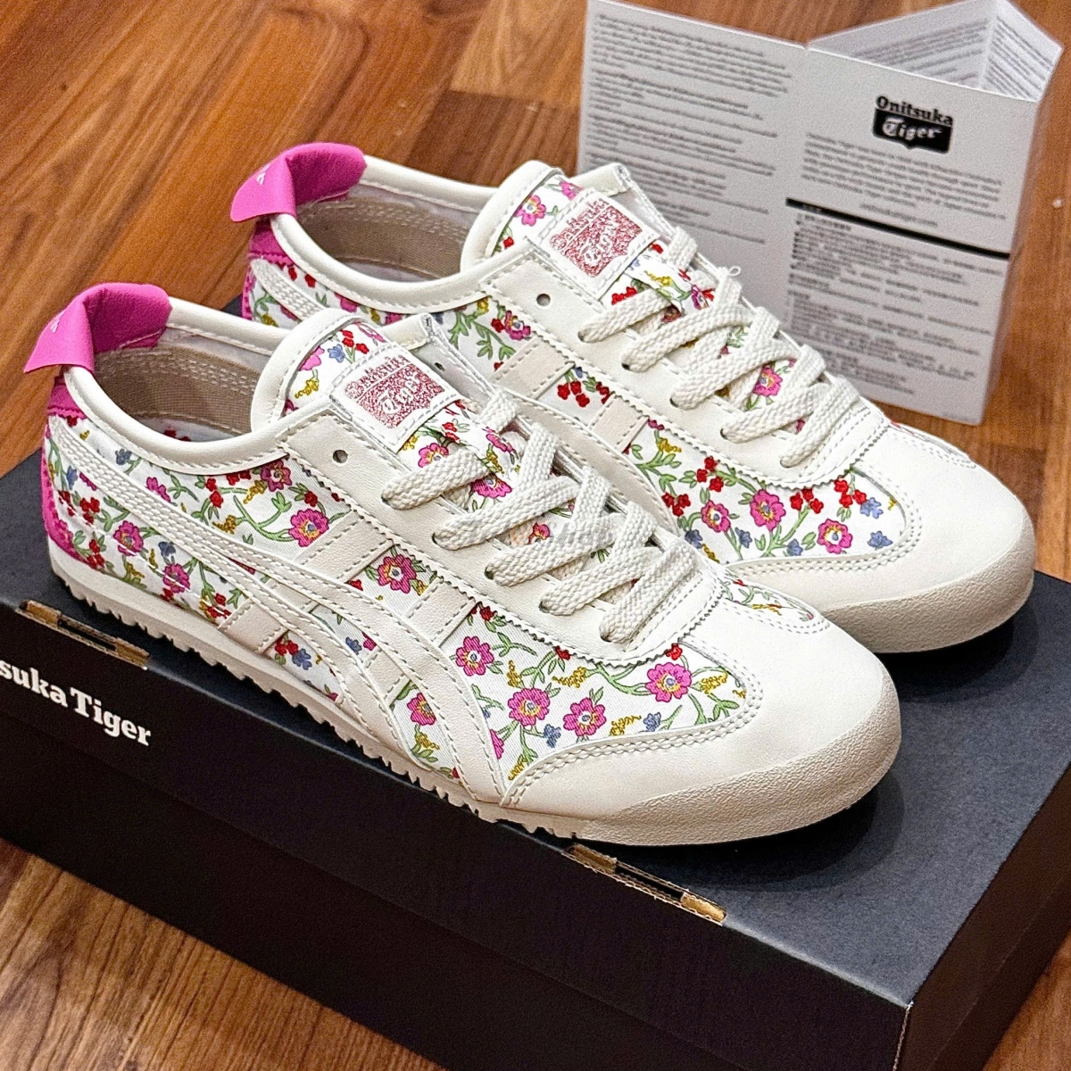 Onitsuka Tiger Mexico 66 Sakura Flower