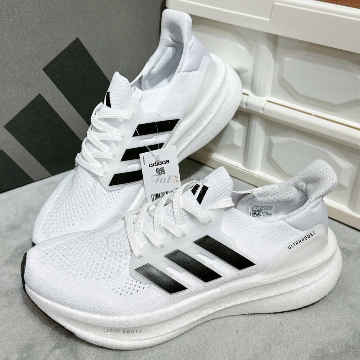 Ultraboost Light 5x White Black