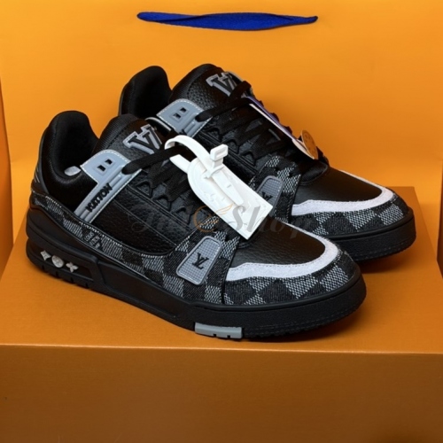 LV54 Trainer All Black Light Grey