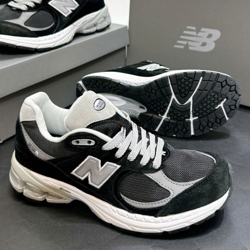 New Balance 2002R Gore-Tex Black