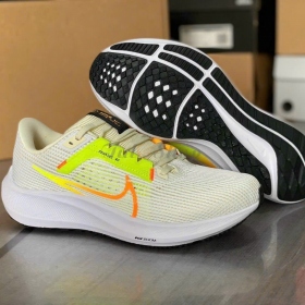 Air Zoom Pegasus 40 Cream Yellow