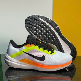 Air Zoom Winflo 10 White Black Mint