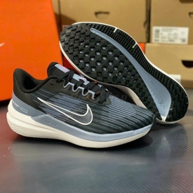 Air Zoom Winflo 9 Black Sky