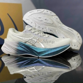 Asics Novablast 3 White/Pure Silver