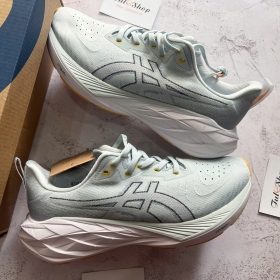 Asics Novablast 4 Light Blue/ Light Navy