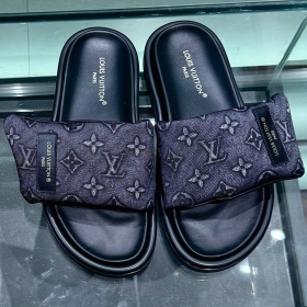 Dép LV Pool Pillow Flat Monogram Black