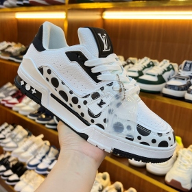 LV Trainer Black White Spot