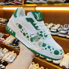 LV Trainer Green White Spot