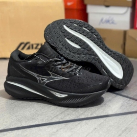 Mizuno Astro Plus Black
