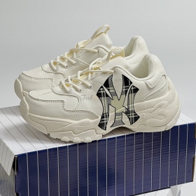 MLB Korea - New York Yankees Sneakers - Big Ball Chunky A