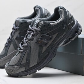 New Balance 1906R Greyscale